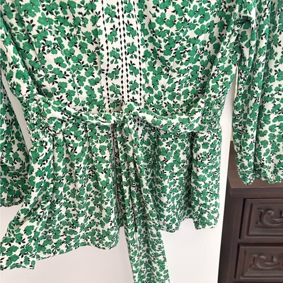 Green Floral Women's Top Max Studio Large NWOT - Picture 4 of 8
